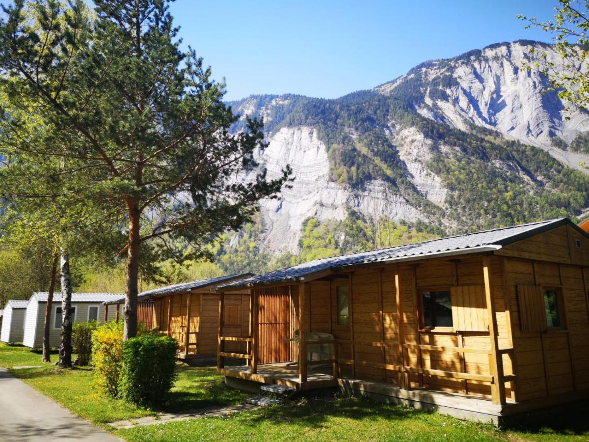 Camping Le Colporteur Hotel Le Bourg-dʼOisans Екстериор снимка