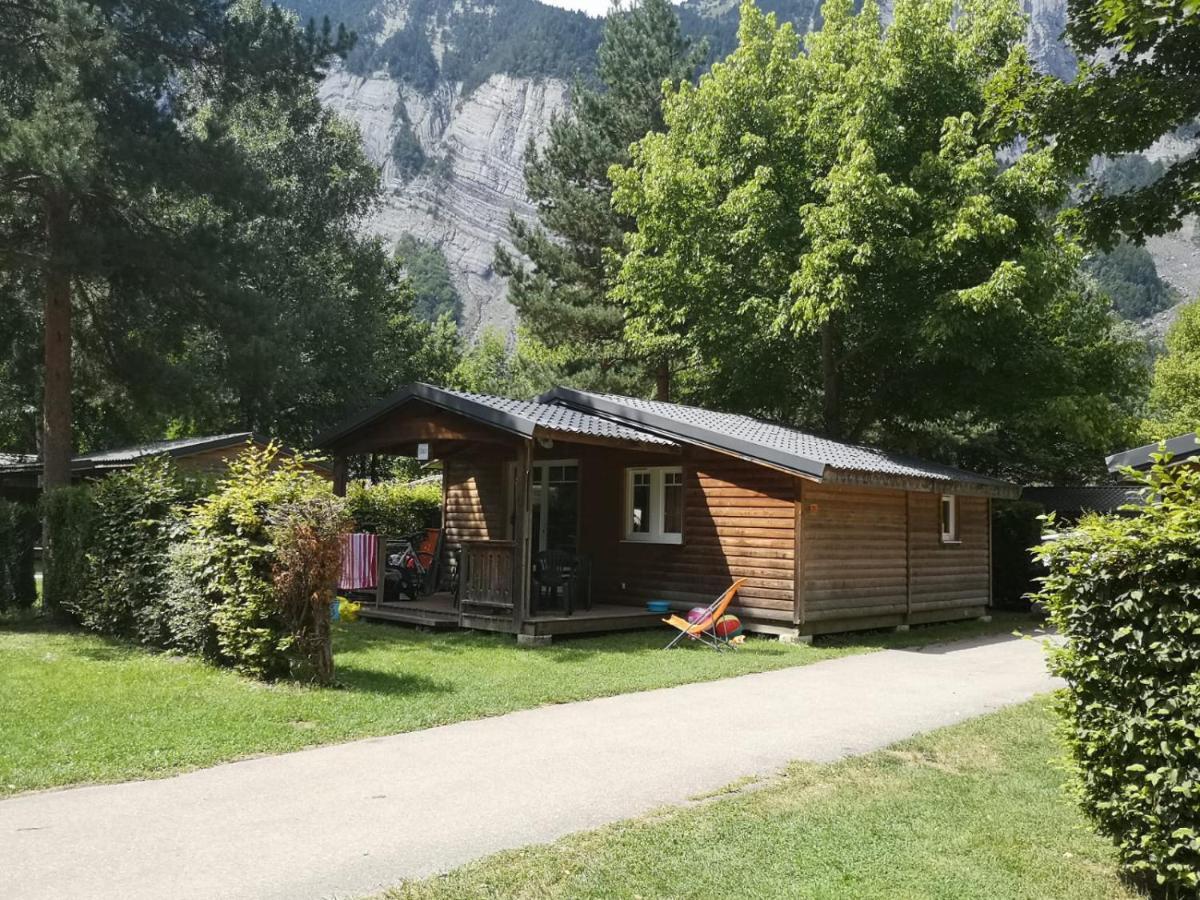 Camping Le Colporteur Hotel Le Bourg-dʼOisans Екстериор снимка