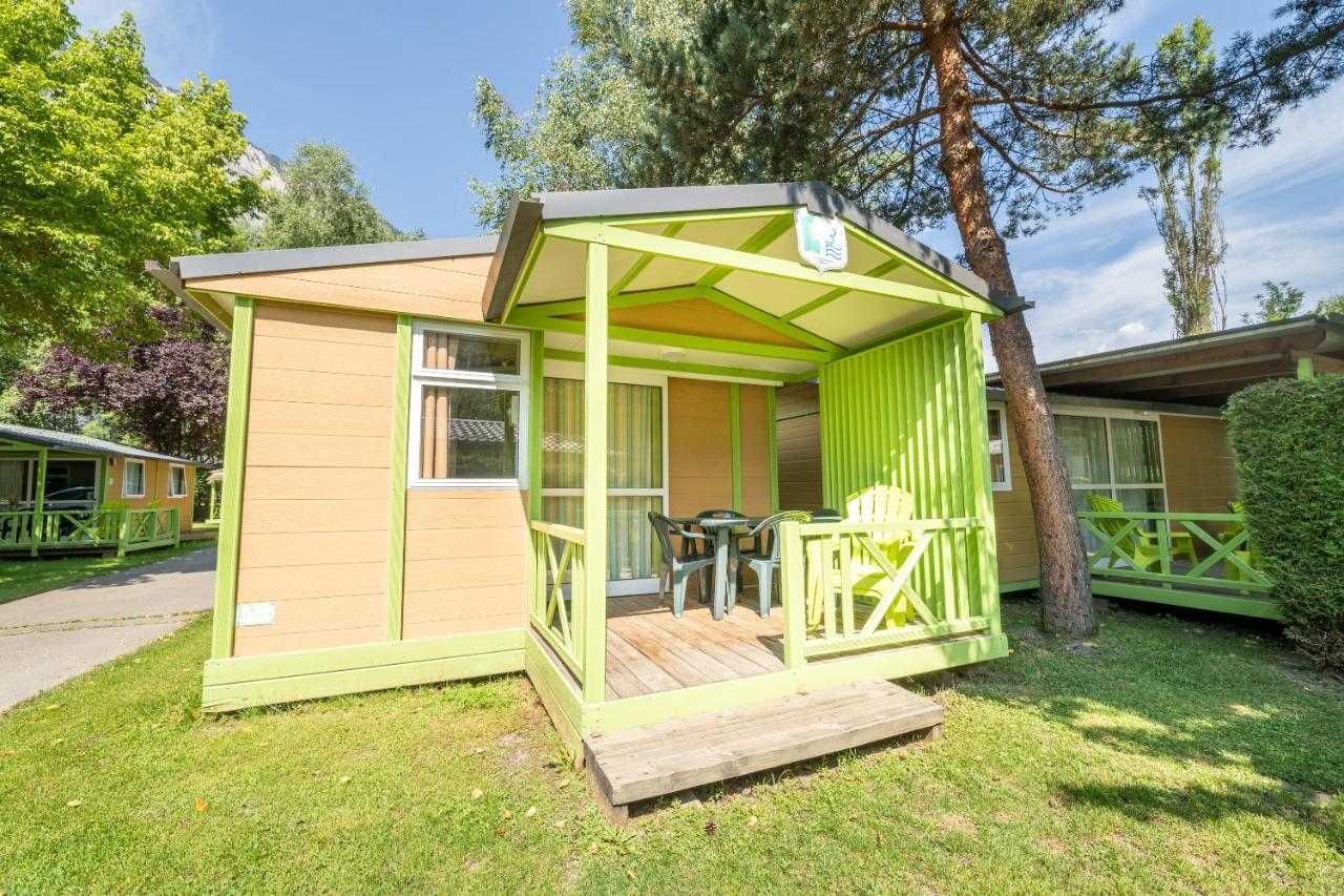 Camping Le Colporteur Hotel Le Bourg-dʼOisans Екстериор снимка