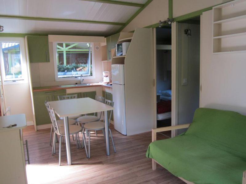 Camping Le Colporteur Hotel Le Bourg-dʼOisans Екстериор снимка