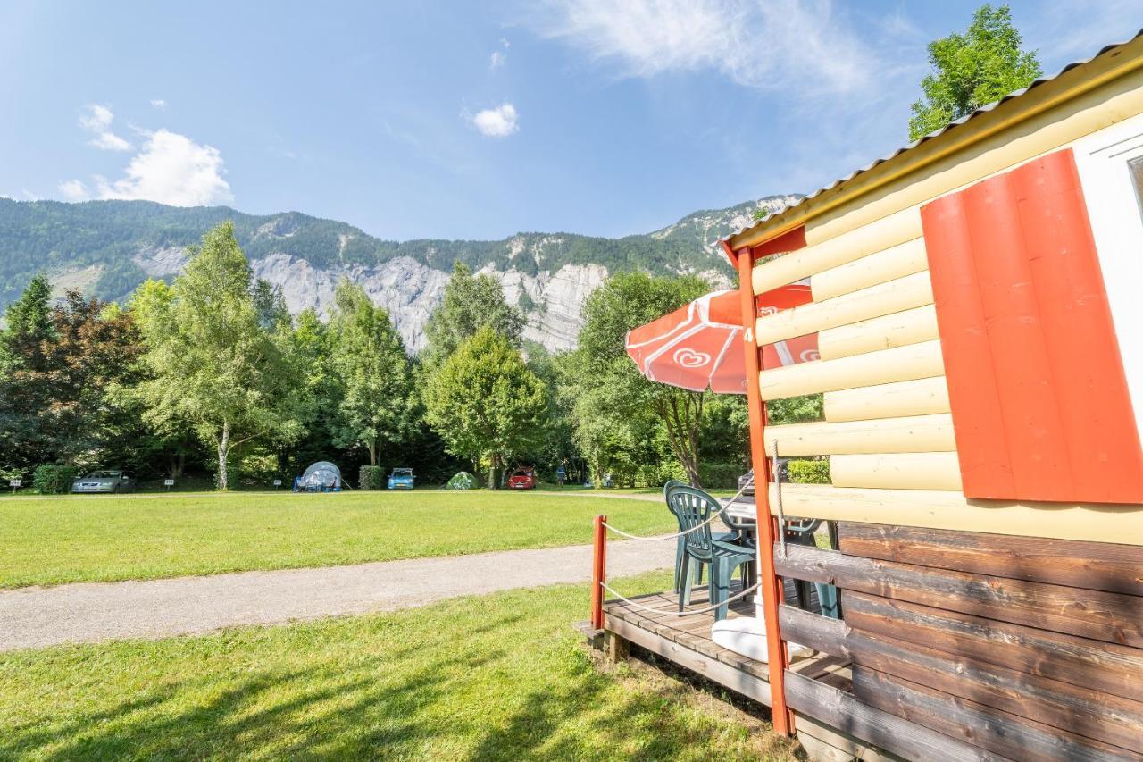 Camping Le Colporteur Hotel Le Bourg-dʼOisans Екстериор снимка