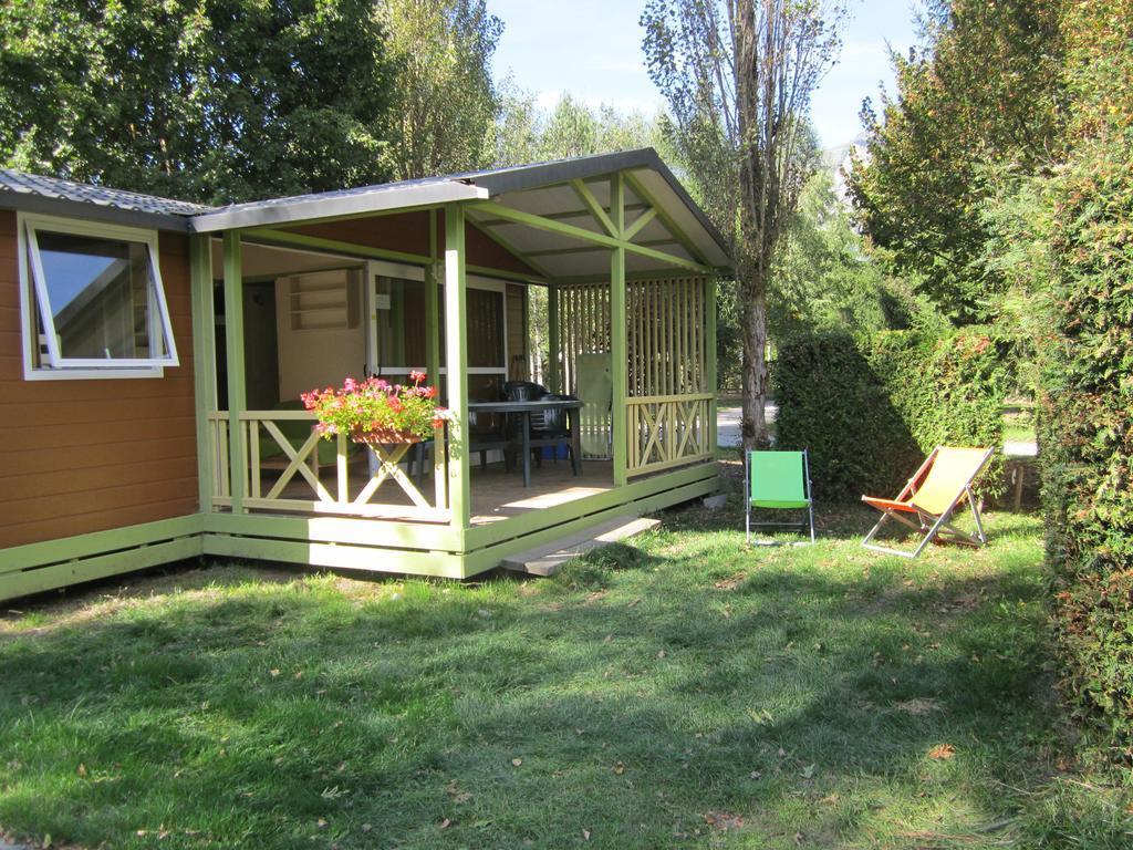 Camping Le Colporteur Hotel Le Bourg-dʼOisans Екстериор снимка