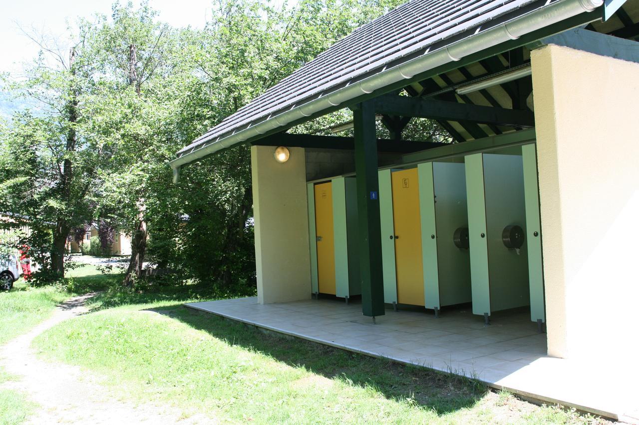 Camping Le Colporteur Hotel Le Bourg-dʼOisans Екстериор снимка